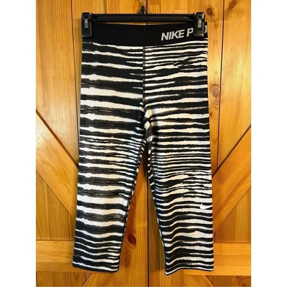 Nike Pro Zebra Capri Pants Womens Size Small Black & White (0352)